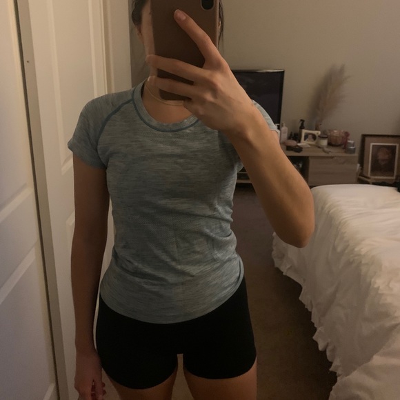 ✨Lululemon swiftly T-Shirt - Picture 1 of 4